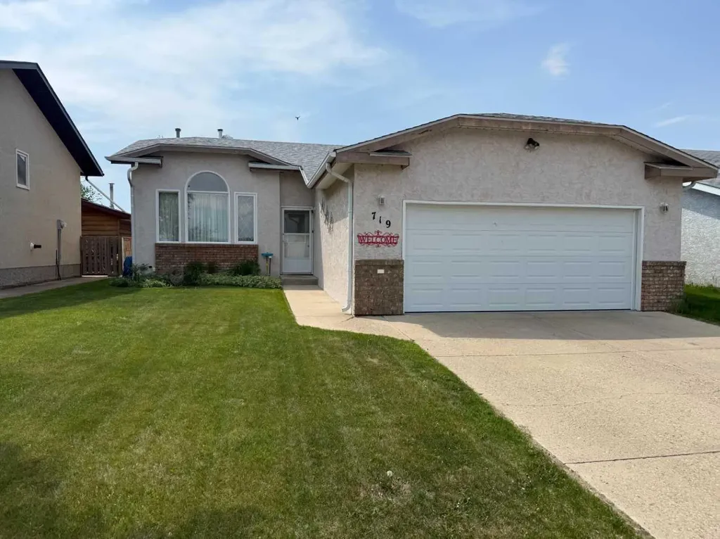 719 Parkland Drive Brooks AB T1R 0M3