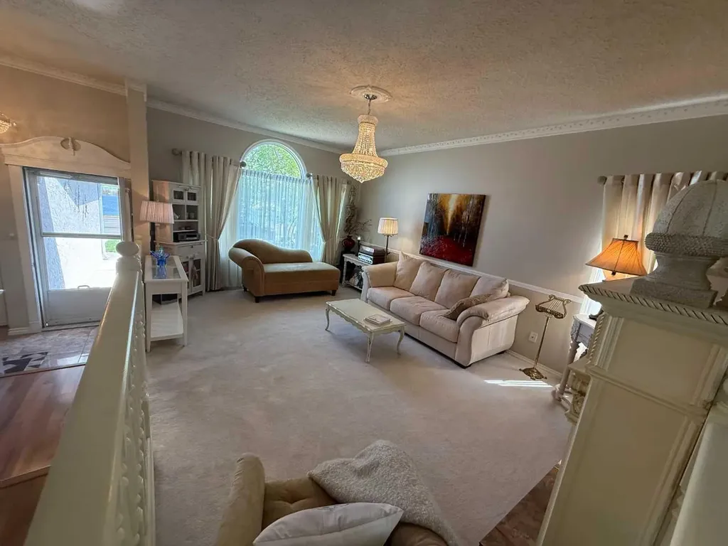 719 Parkland Drive Brooks AB T1R 0M3