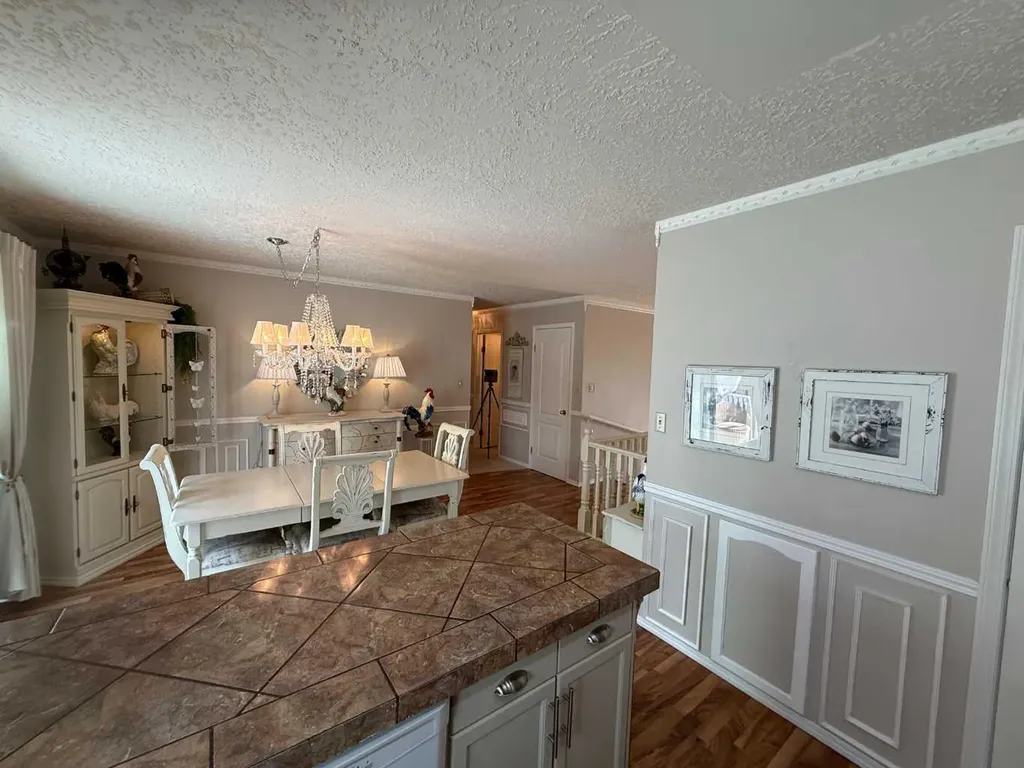 719 Parkland Drive Brooks AB T1R 0M3