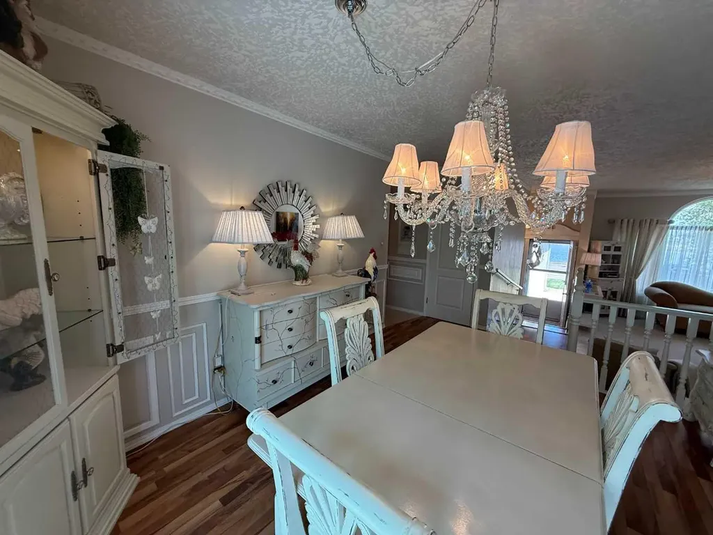 719 Parkland Drive Brooks AB T1R 0M3
