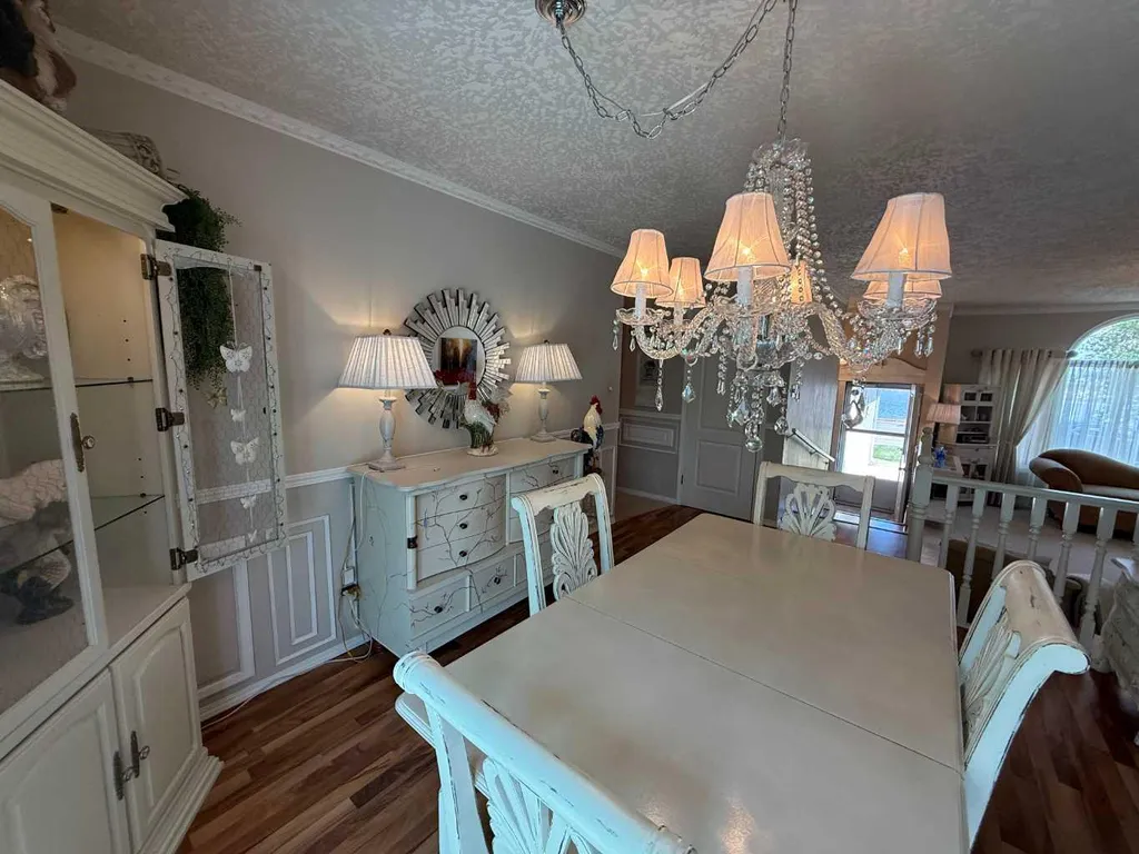 719 Parkland Drive Brooks AB T1R 0M3