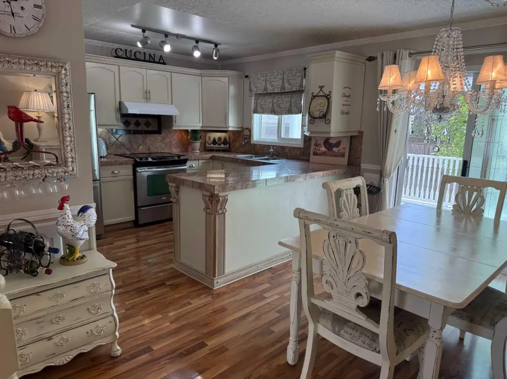 719 Parkland Drive Brooks AB T1R 0M3
