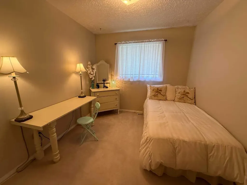 719 Parkland Drive Brooks AB T1R 0M3