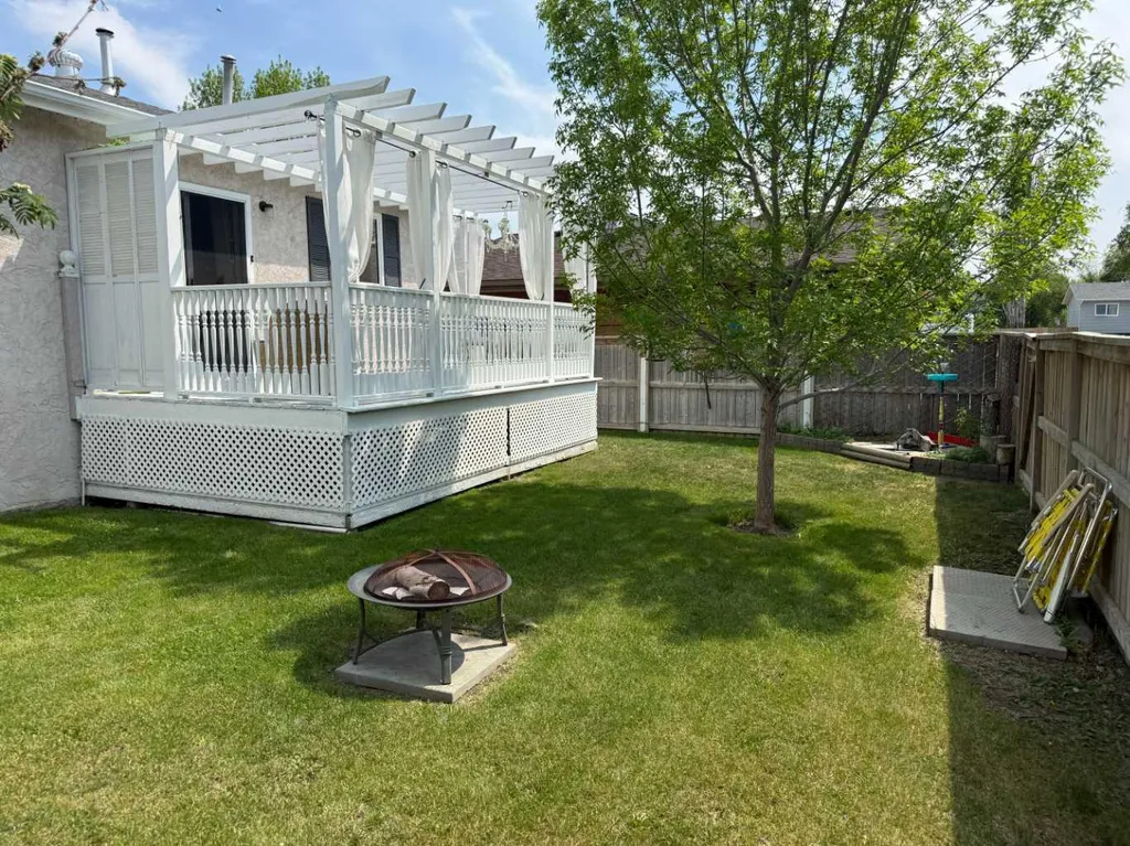 719 Parkland Drive Brooks AB T1R 0M3