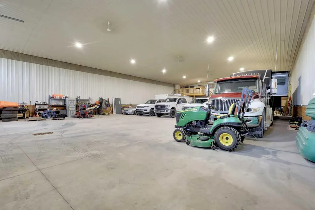 37280 Highway 816 Rural Red Deer County AB T4N 5E2