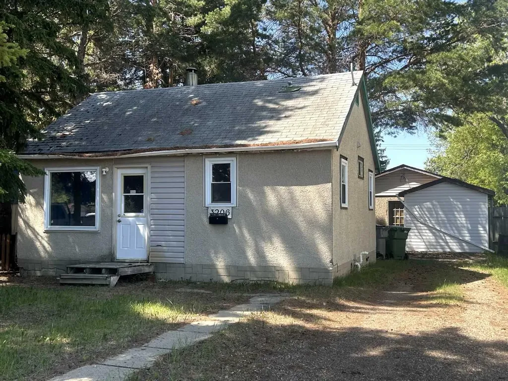 3206 49 Avenue Lloydminster SK S9V 0R4