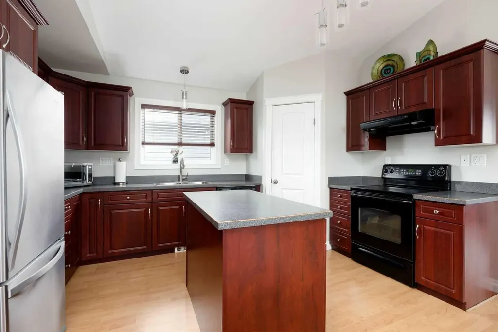 140 Sumac Crescent Fort Mcmurray AB T9K 0H8