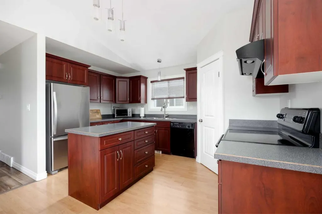 140 Sumac Crescent Fort Mcmurray AB T9K 0H8