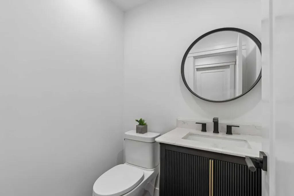 111 Canata Close SW Calgary AB T2W 1P8