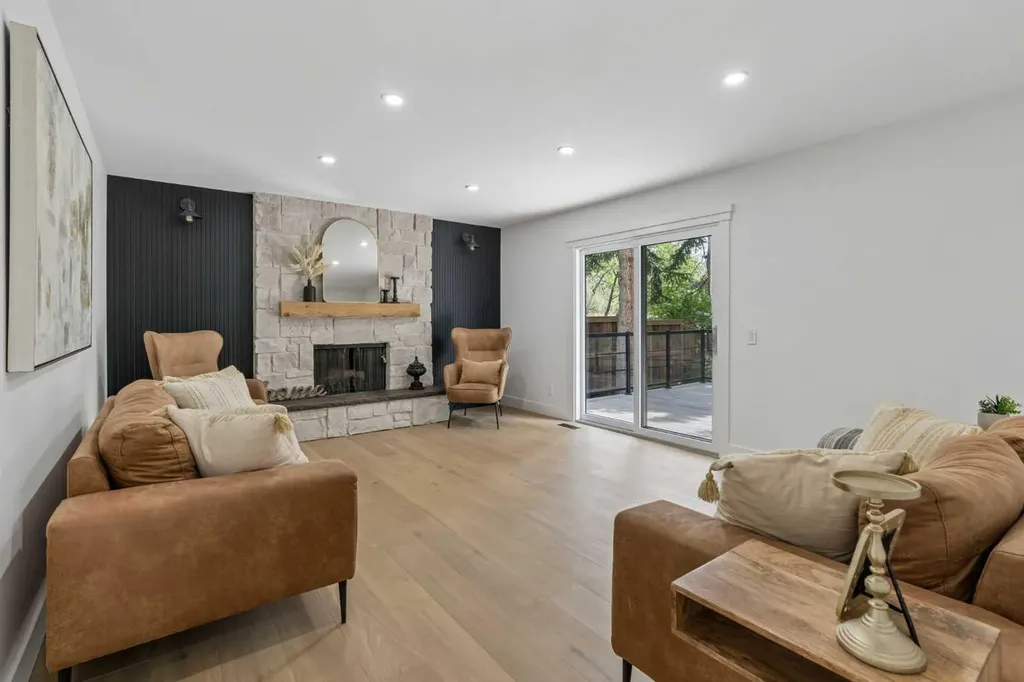 111 Canata Close SW Calgary AB T2W 1P8