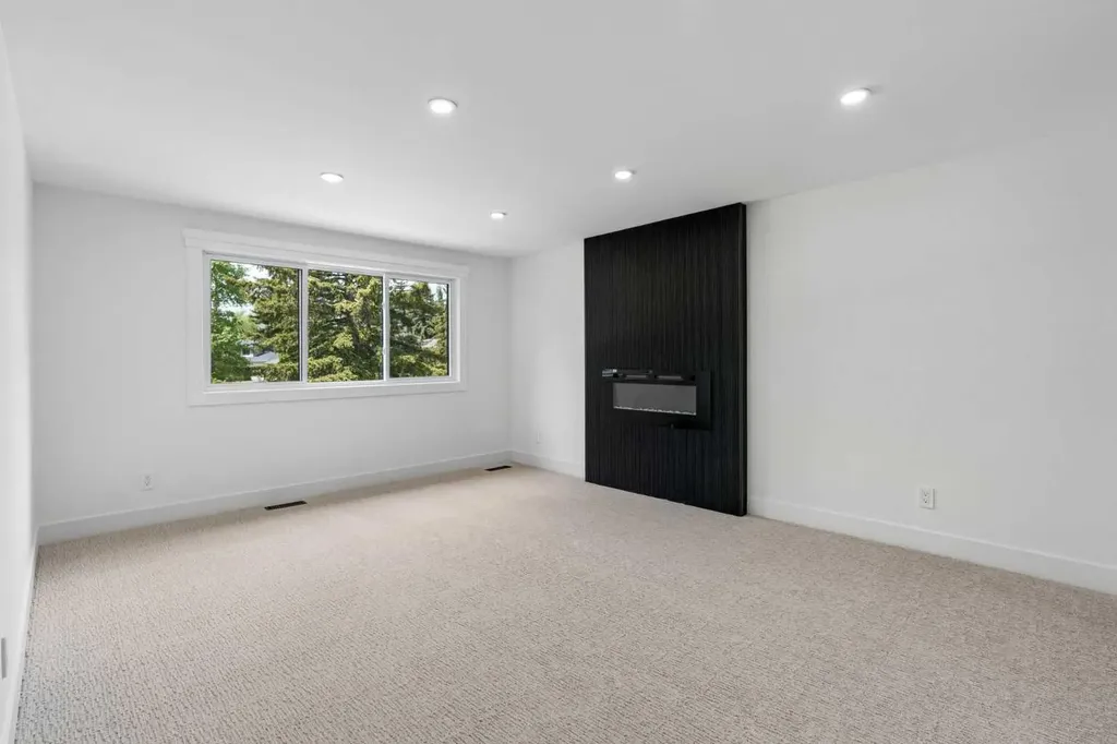 111 Canata Close SW Calgary AB T2W 1P8
