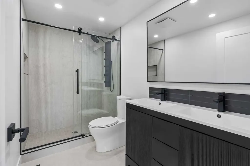 111 Canata Close SW Calgary AB T2W 1P8