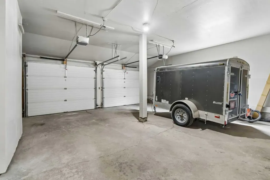 111 Canata Close SW Calgary AB T2W 1P8