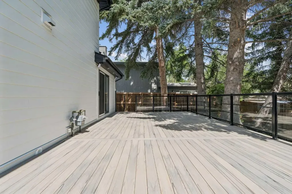 111 Canata Close SW Calgary AB T2W 1P8