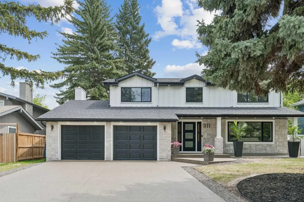 111 Canata Close SW Calgary AB T2W 1P8