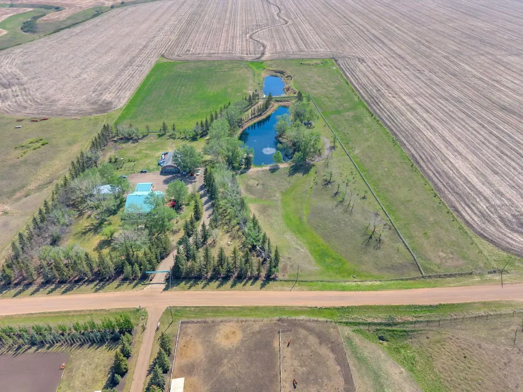 311037 Range Road 220 Rural Kneehill County AB T0M2A0