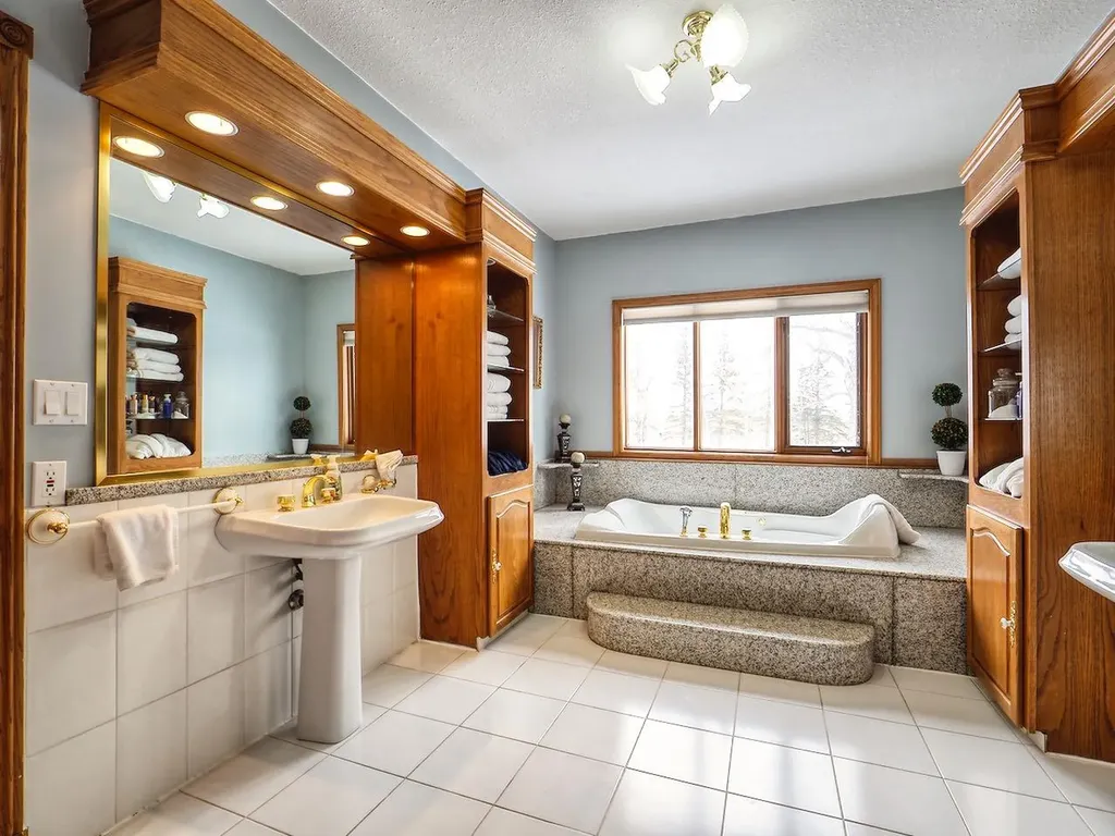 311037 Range Road 220 Rural Kneehill County AB T0M2A0