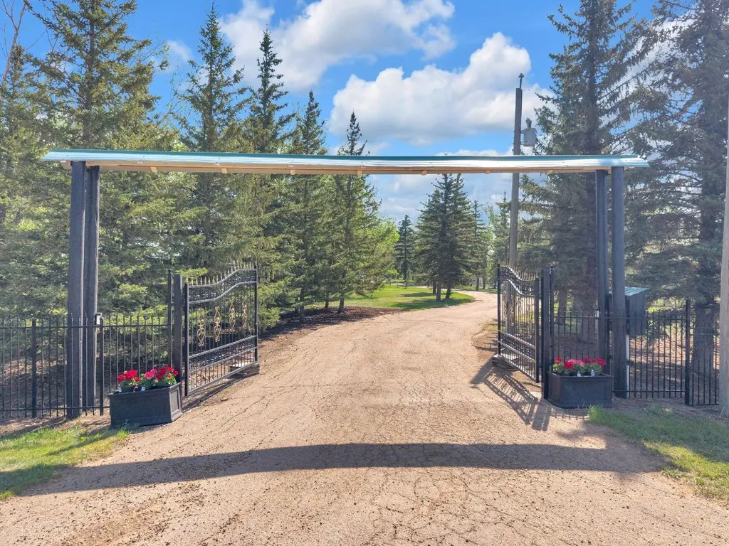 311037A Range Road 222 Rural Kneehill County AB T0M2A0
