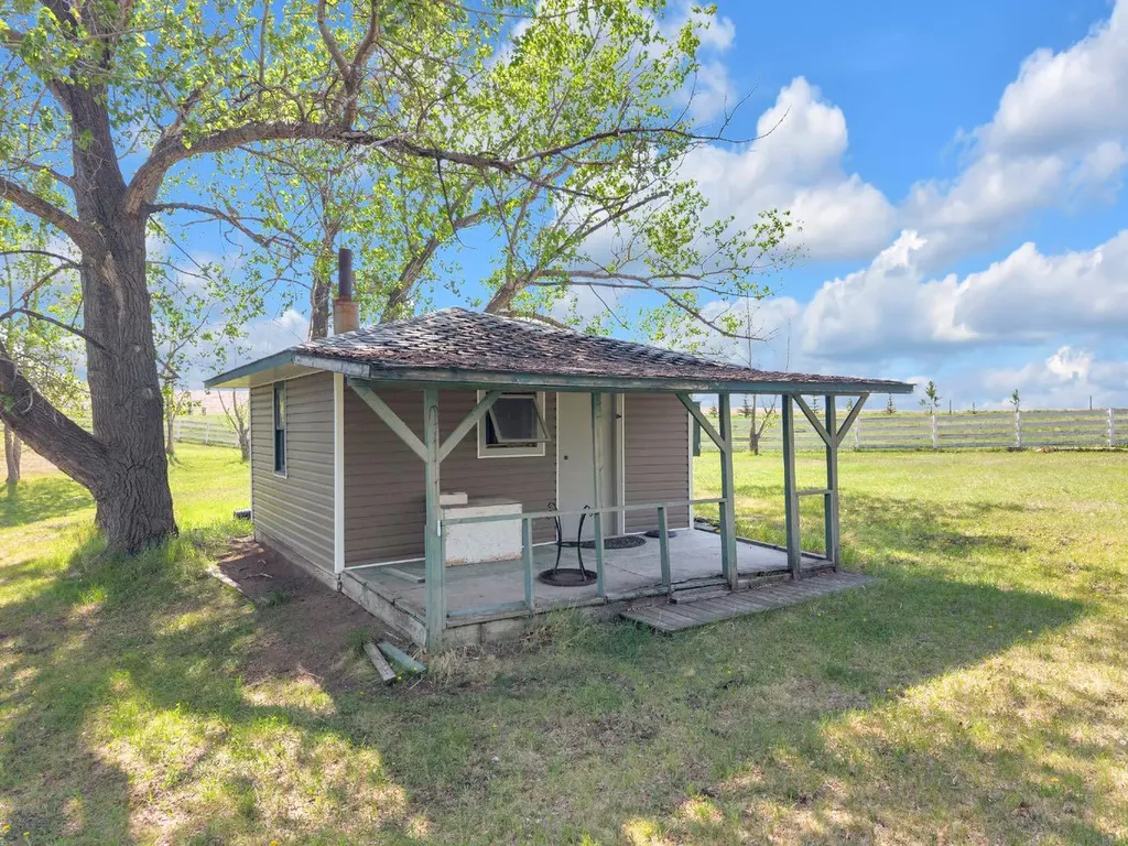 311037A Range Road 222 Rural Kneehill County AB T0M2A0