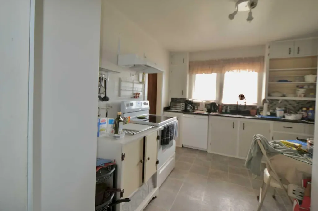 308 Walsh Avenue Acme AB T0M0A0