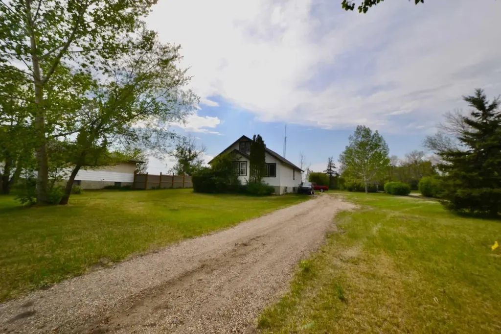308 Walsh Avenue Acme AB T0M0A0