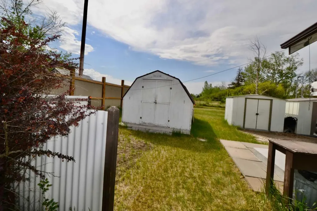308 Walsh Avenue Acme AB T0M0A0