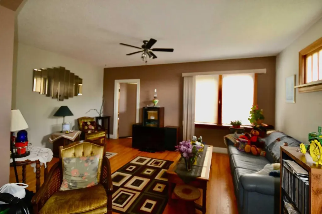 308 Walsh Avenue Acme AB T0M0A0