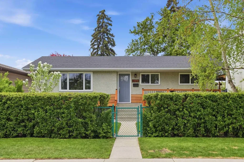 8343 48 Avenue NW Calgary AB T3B 2A9