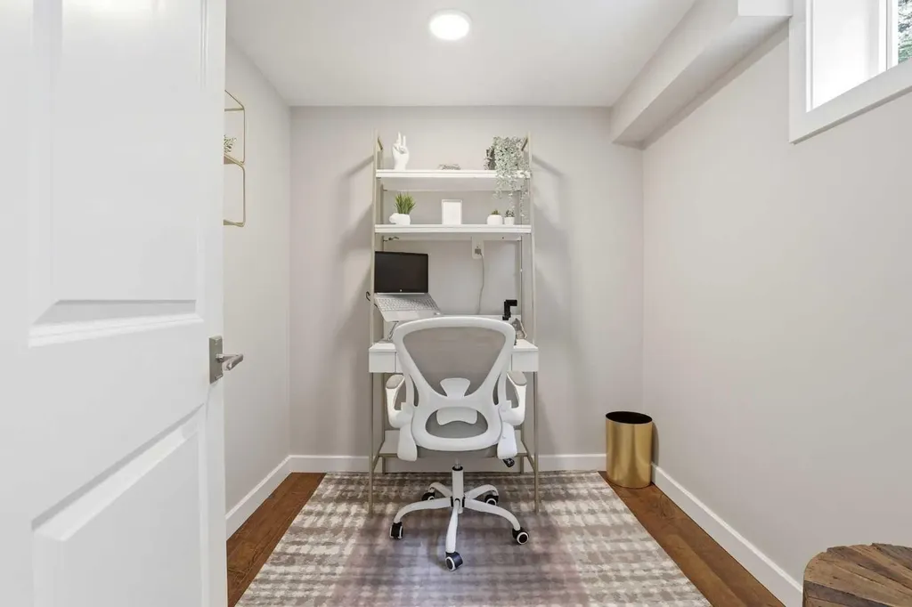 8343 48 Avenue NW Calgary AB T3B 2A9