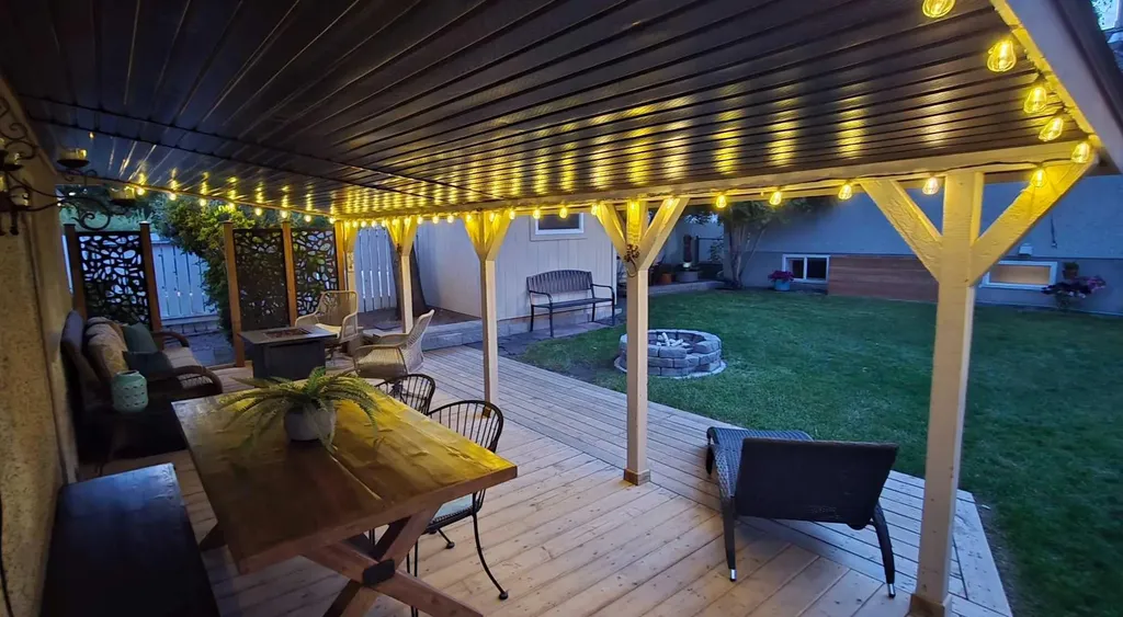 8343 48 Avenue NW Calgary AB T3B 2A9