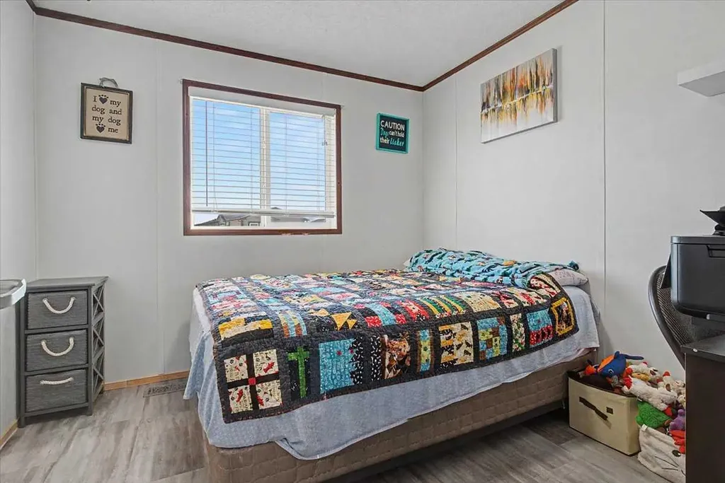 9530 112 Avenue Clairmont AB T8X5C3