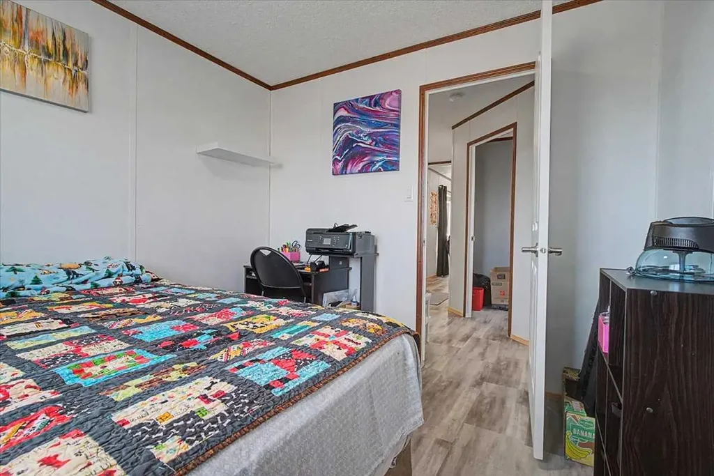 9530 112 Avenue Clairmont AB T8X5C3