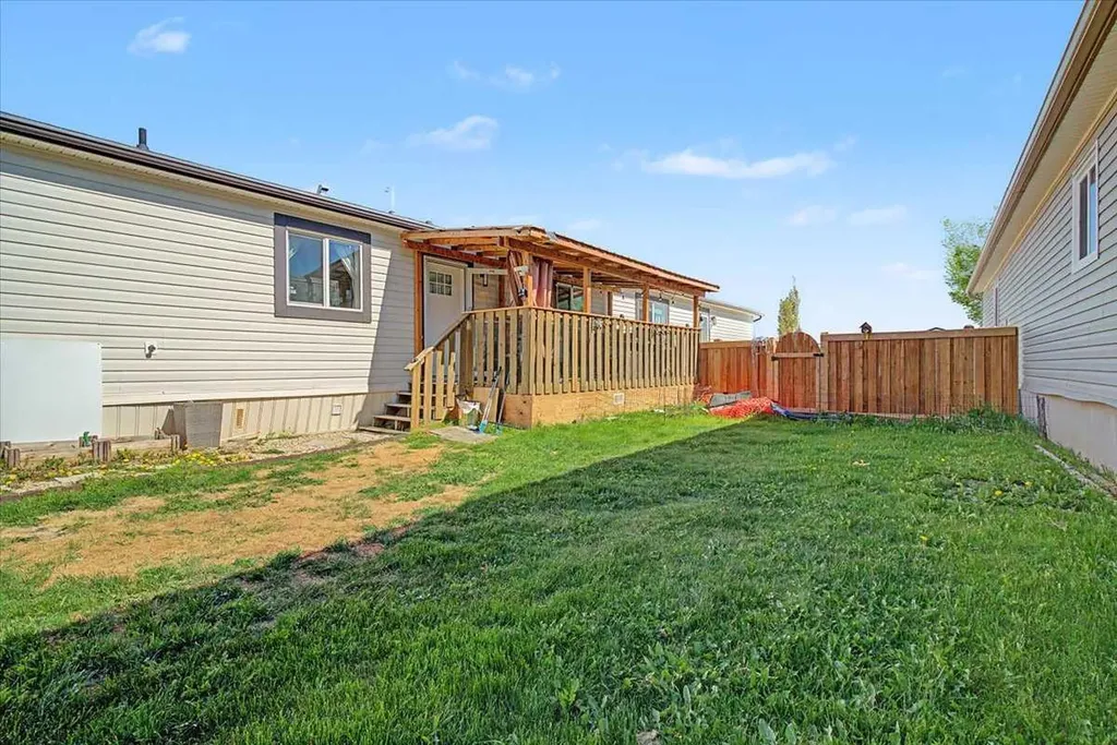 9530 112 Avenue Clairmont AB T8X5C3