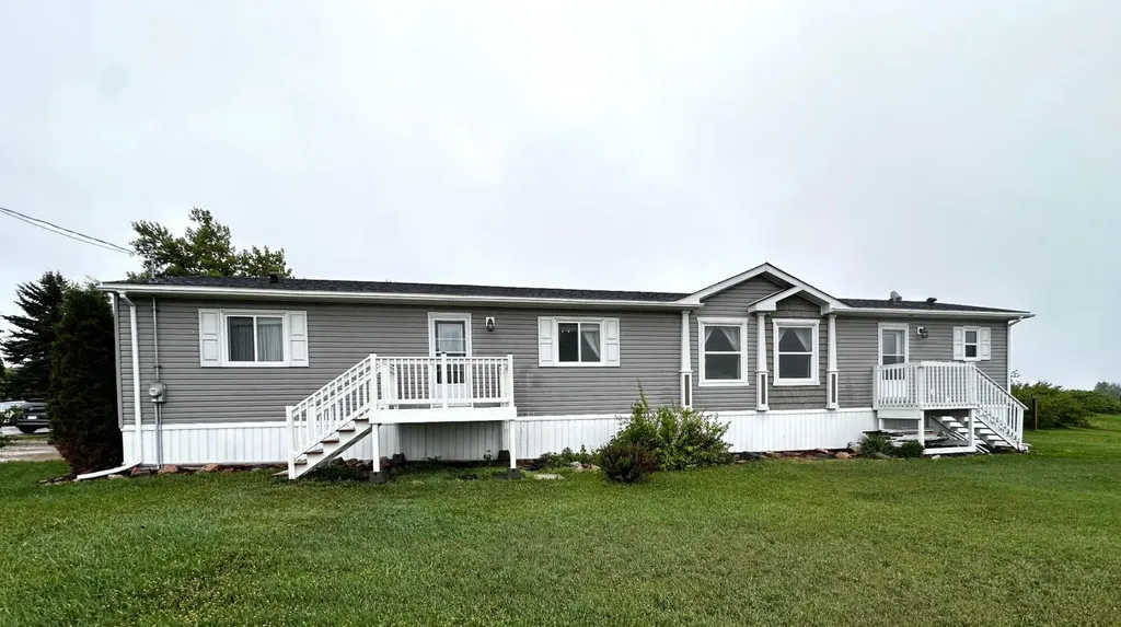404&412 3 Avenue Bruce AB T0B0R0