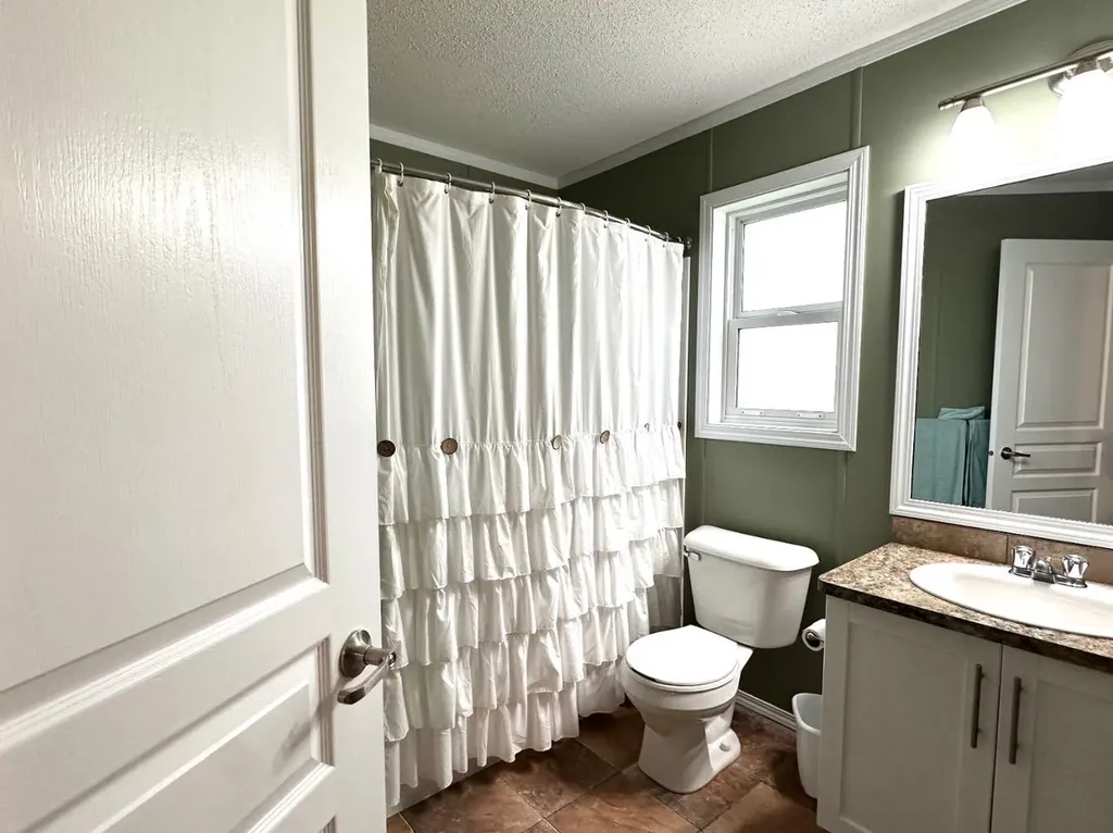 404&412 3 Avenue Bruce AB T0B0R0