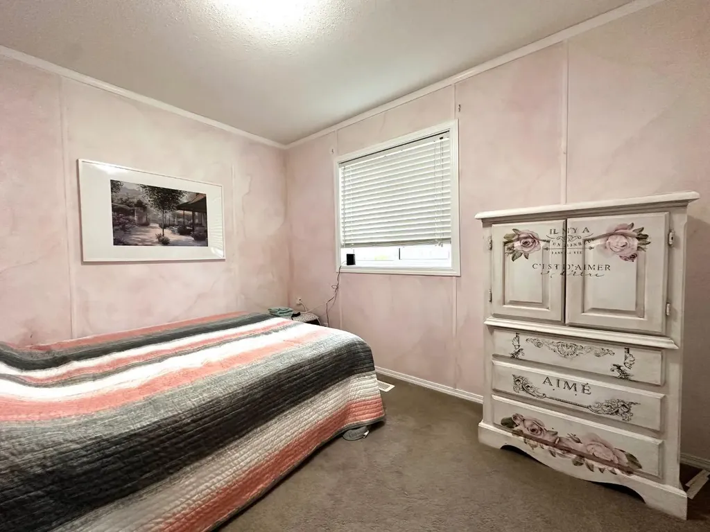 404&412 3 Avenue Bruce AB T0B0R0