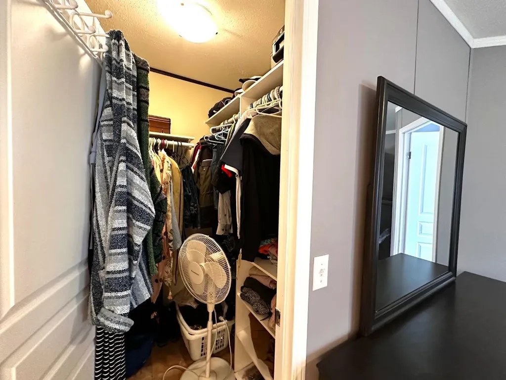 404&412 3 Avenue Bruce AB T0B0R0