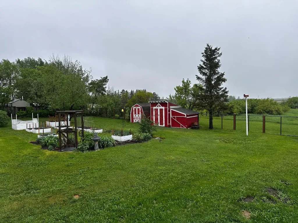 404&412 3 Avenue Bruce AB T0B0R0