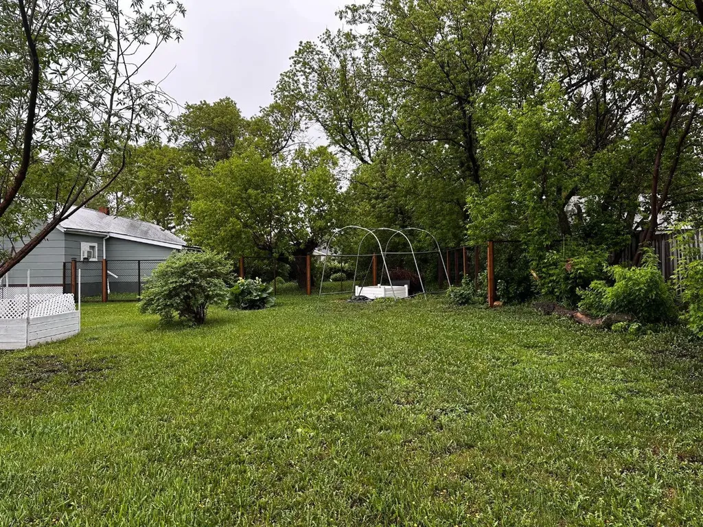 404&412 3 Avenue Bruce AB T0B0R0