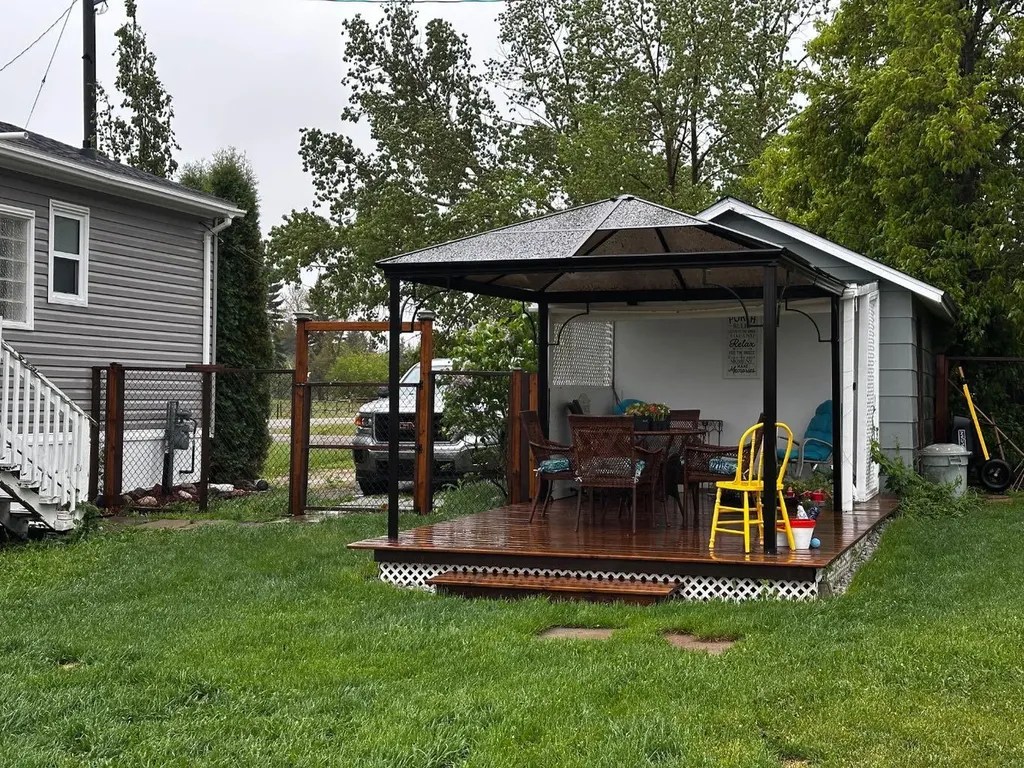 404&412 3 Avenue Bruce AB T0B0R0