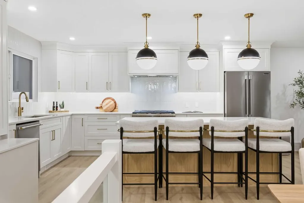 4904 Valiant Drive NW Calgary AB T3A 1X2