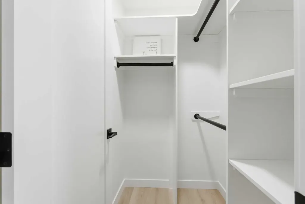 4904 Valiant Drive NW Calgary AB T3A 1X2