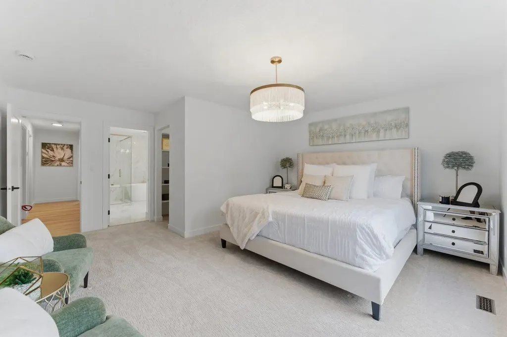 4904 Valiant Drive NW Calgary AB T3A 1X2