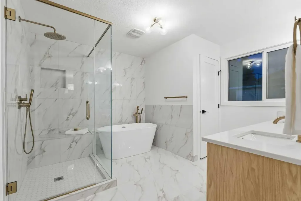 4904 Valiant Drive NW Calgary AB T3A 1X2