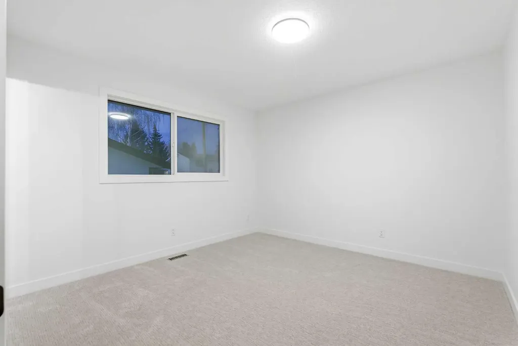 4904 Valiant Drive NW Calgary AB T3A 1X2