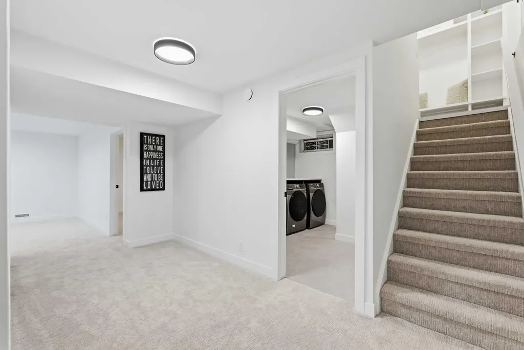 4904 Valiant Drive NW Calgary AB T3A 1X2
