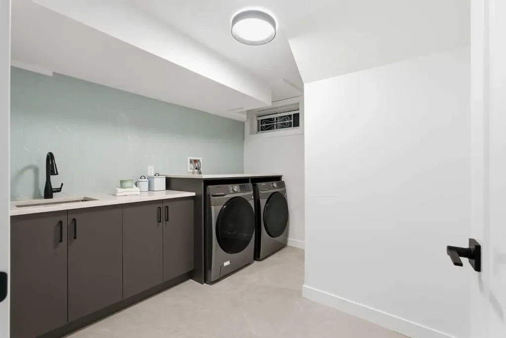 4904 Valiant Drive NW Calgary AB T3A 1X2