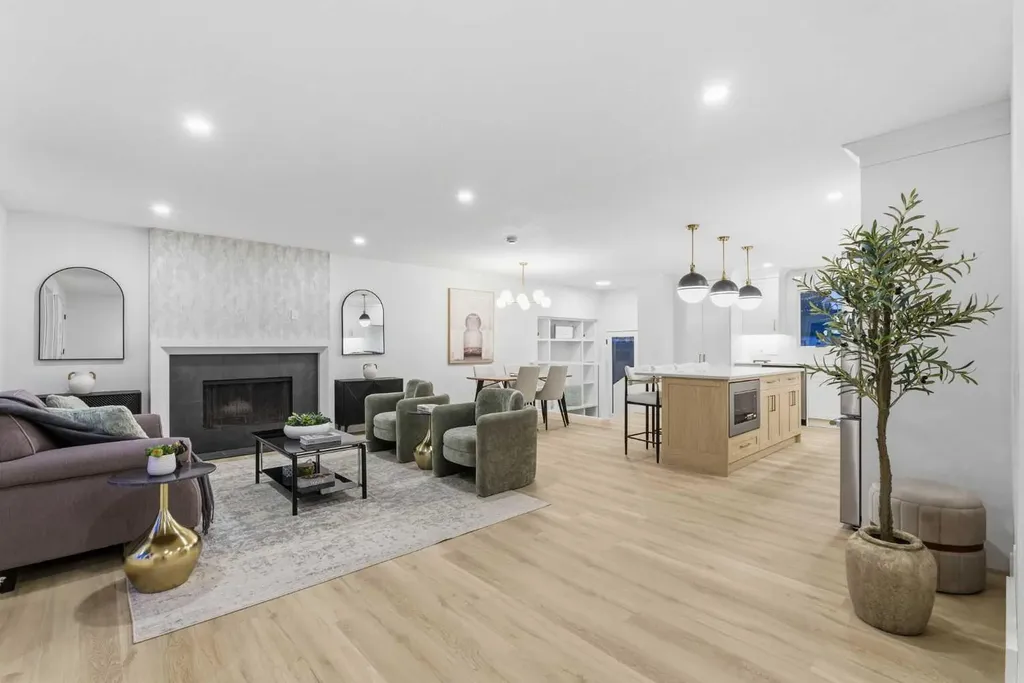 4904 Valiant Drive NW Calgary AB T3A 1X2