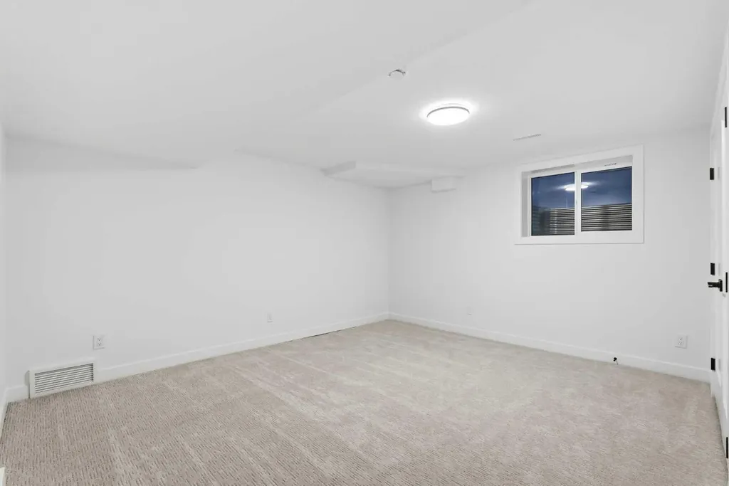 4904 Valiant Drive NW Calgary AB T3A 1X2