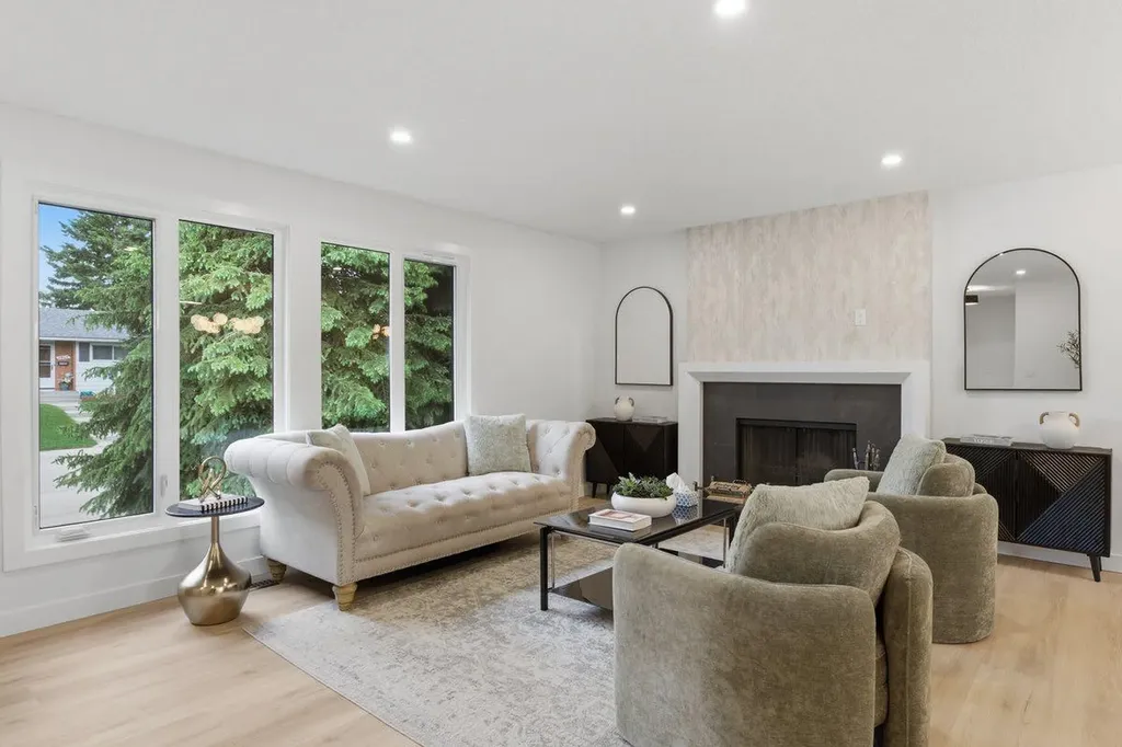 4904 Valiant Drive NW Calgary AB T3A 1X2